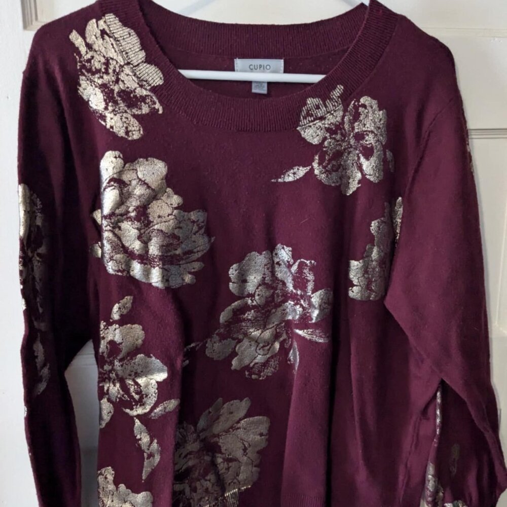 Cupio Gold Flower Sweater